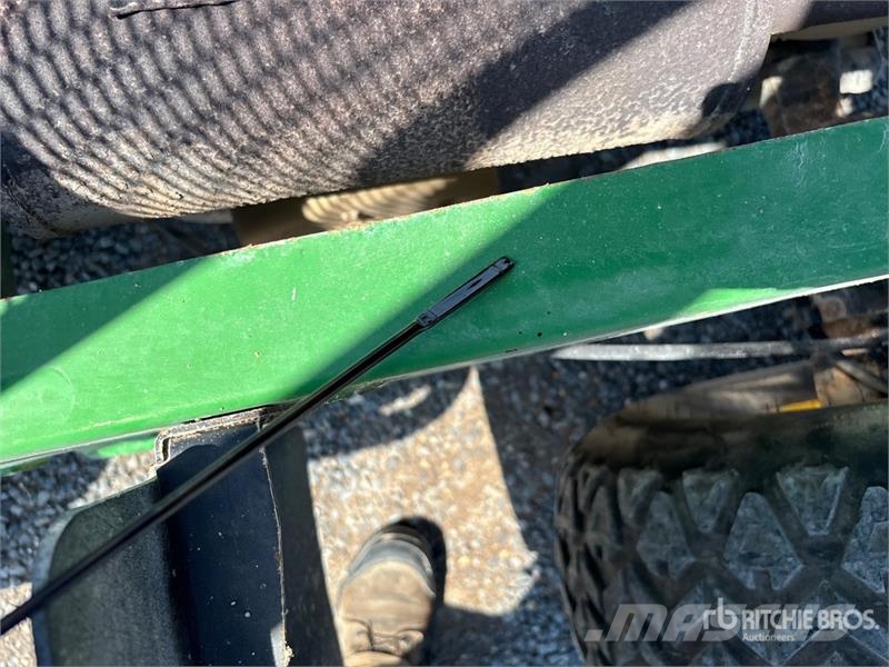John Deere Gator TX 4X2 4x2 Utility Vehicle Maquinaria para servicios públicos