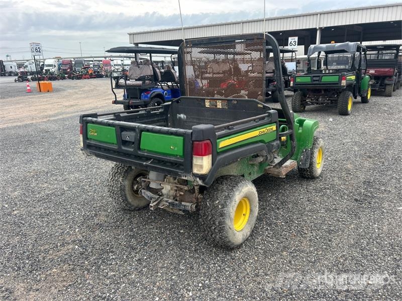 John Deere Gator TX 4X2 4x2 Utility Vehicle ماكينات منفعة عامة