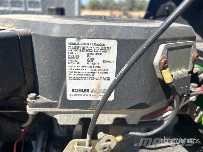 John Deere L110 ركوب الحشائش