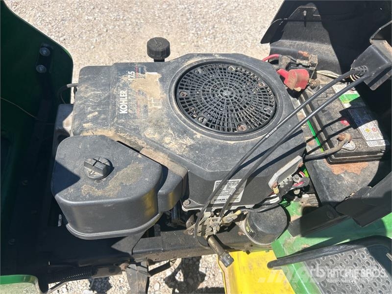 John Deere L110 ركوب الحشائش