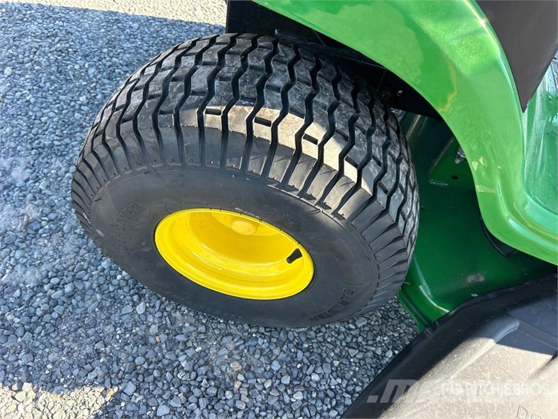 John Deere S100 Ride-On Lawn Mower (Unused) Rijmaaiers
