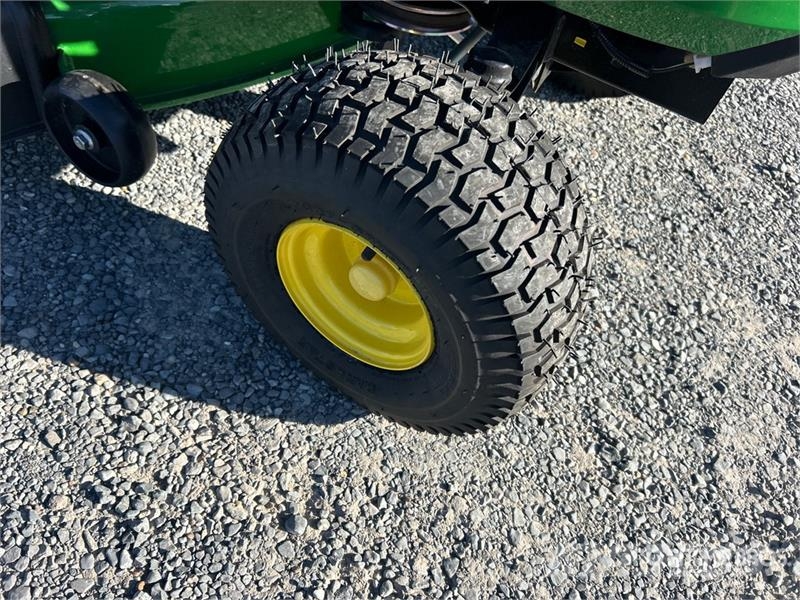 John Deere S100 Ride-On Lawn Mower (Unused) Rijmaaiers