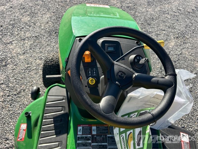 John Deere S100 Ride-On Lawn Mower (Unused) Rijmaaiers