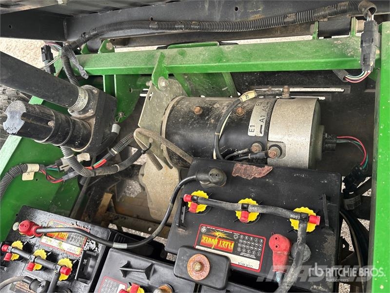 John Deere TE Gator 4x2 Utility Vehicle ユーティリティー機械