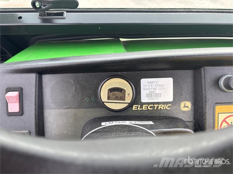 John Deere TE Gator 4x2 Utility Vehicle ユーティリティー機械