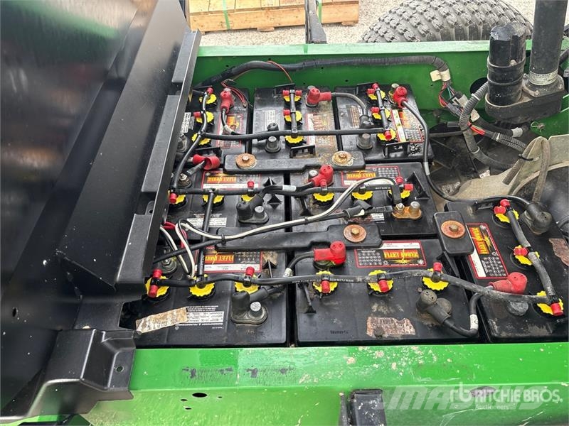 John Deere TE Gator 4x2 Utility Vehicle ユーティリティー機械