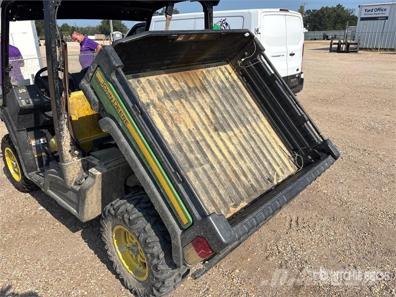 John Deere XUV835M 4x4 Utility Vehicle Užitkové stroje