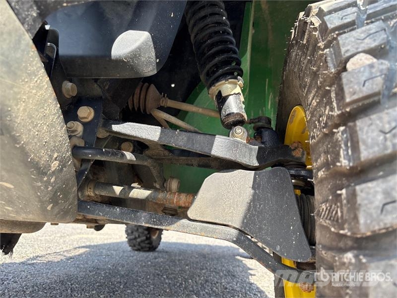 John Deere XUV855MS4 4x4 Utility Vehicle Maquinaria para servicios públicos