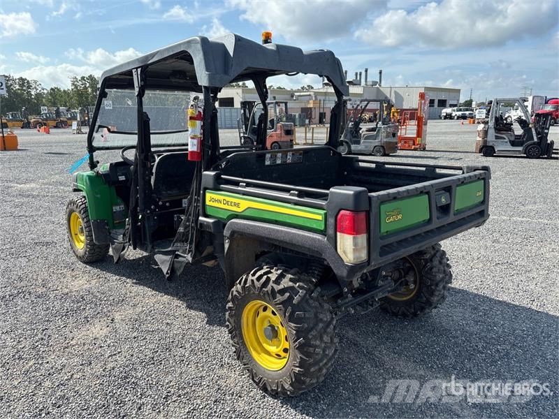 John Deere XUV855MS4 4x4 Utility Vehicle Maquinaria para servicios públicos