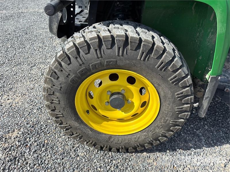 John Deere XUV855MS4 4x4 Utility Vehicle Maquinaria para servicios públicos