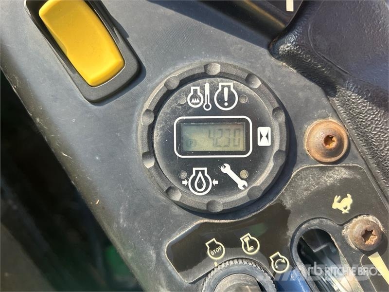 John Deere Z950M Zero-Turn Lawn Mower Самохідні газонокосарки