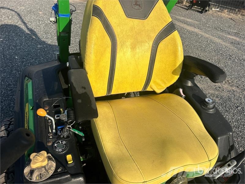 John Deere Z950M Zero-Turn Lawn Mower Самохідні газонокосарки