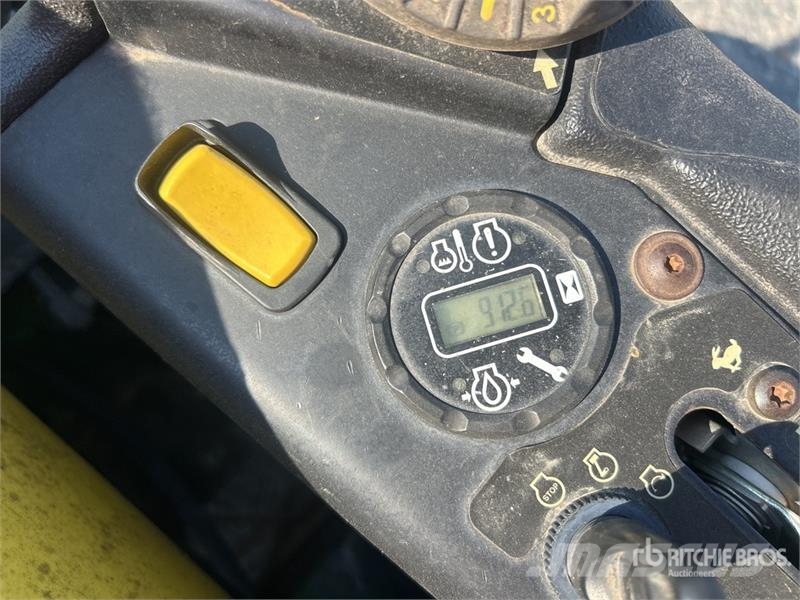 John Deere Z950M Zero-Turn Lawn Mower ركوب الحشائش