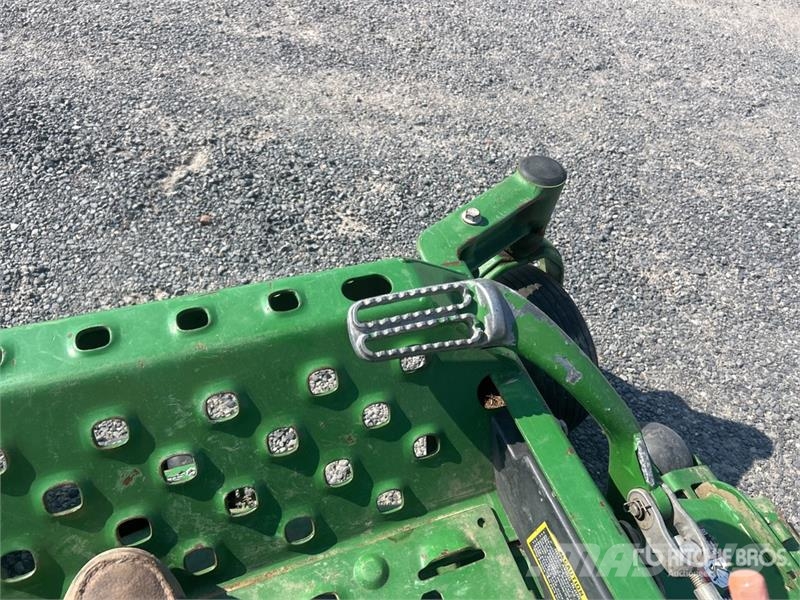 John Deere Z950M Zero-Turn Lawn Mower ركوب الحشائش