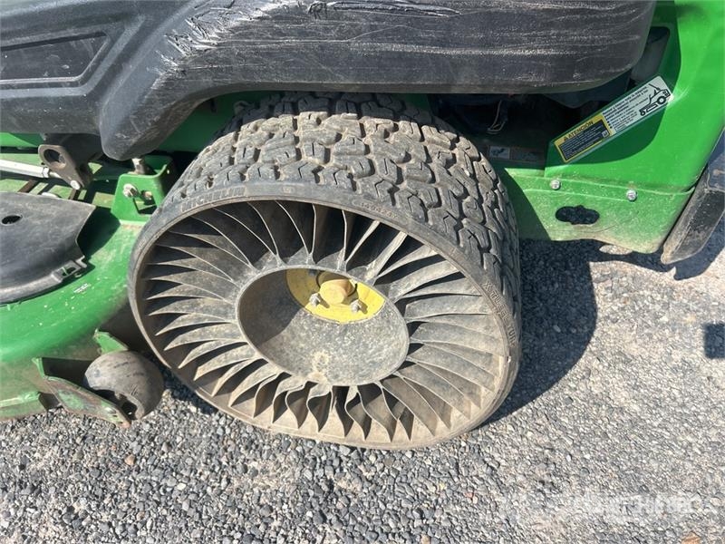 John Deere Z950M Zero-Turn Lawn Mower ركوب الحشائش
