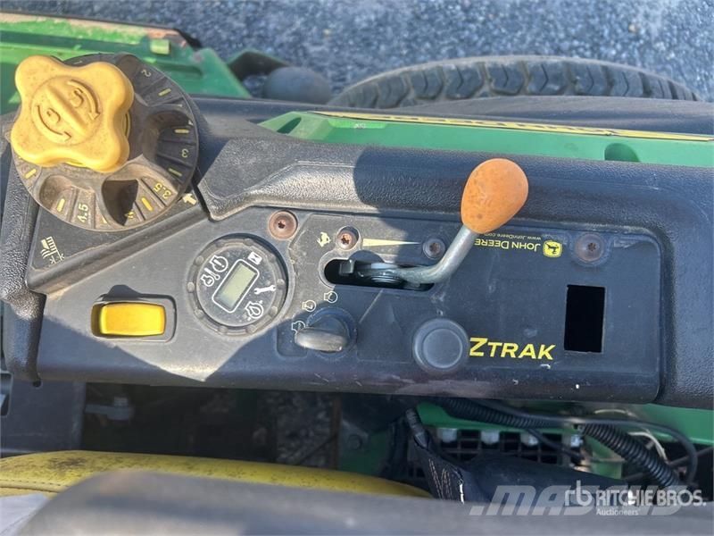 John Deere Z950M Zero-Turn Lawn Mower ركوب الحشائش