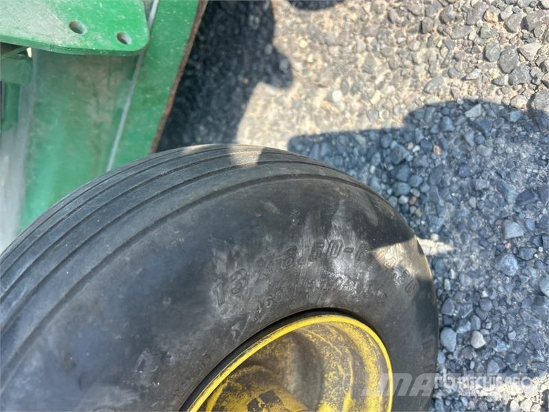 John Deere Z950M Zero-Turn Lawn Mower ركوب الحشائش
