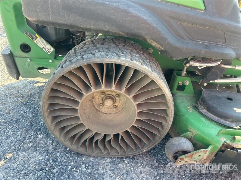 John Deere Z950M Zero-Turn Lawn Mower ركوب الحشائش