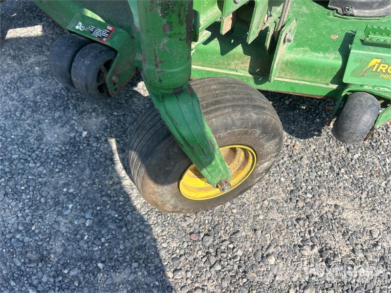 John Deere Z950M Zero-Turn Lawn Mower ركوب الحشائش