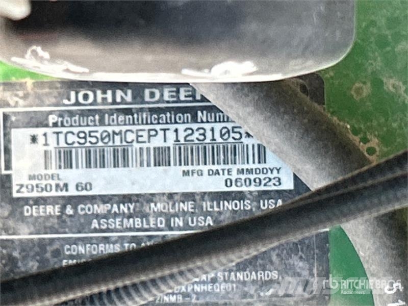 John Deere Z950M ZTrak M Series Zero-Turn Lawn Mower 탑승형 잔디깎기