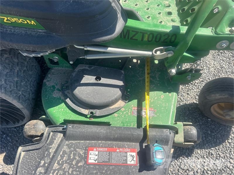 John Deere Z950M ZTrak M Series Ride-On Lawn Mower Sitteklippere
