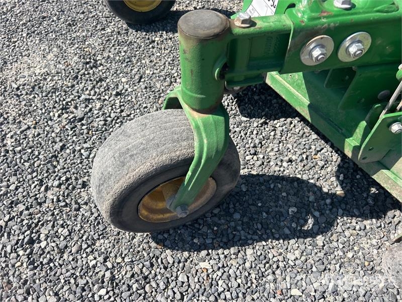 John Deere Z950M ZTrak M Series Zero-Turn Lawn Mower 탑승형 잔디깎기