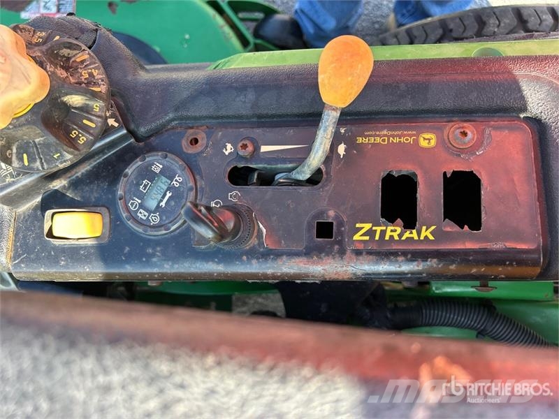 John Deere Z994R Ride-On Lawn Mower Самохідні газонокосарки