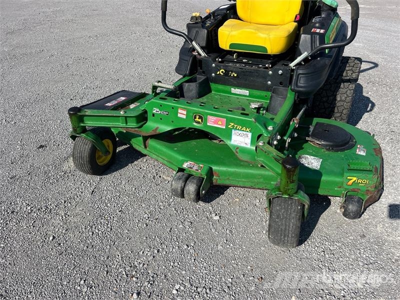 John Deere Z994R Ride-On Lawn Mower Самохідні газонокосарки