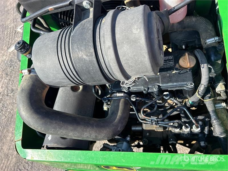 John Deere Z994R Ride-On Lawn Mower Самохідні газонокосарки