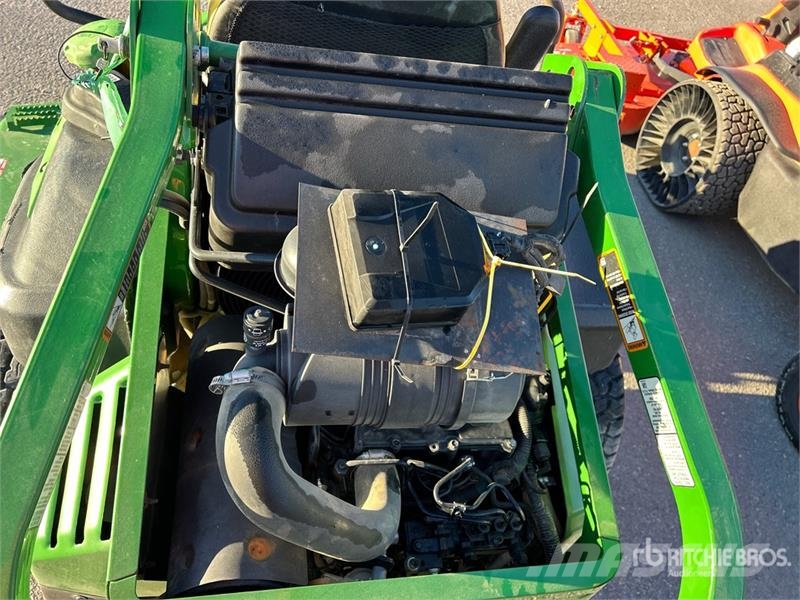 John Deere Z994R Ride-On Lawn Mower 骑乘式割草机