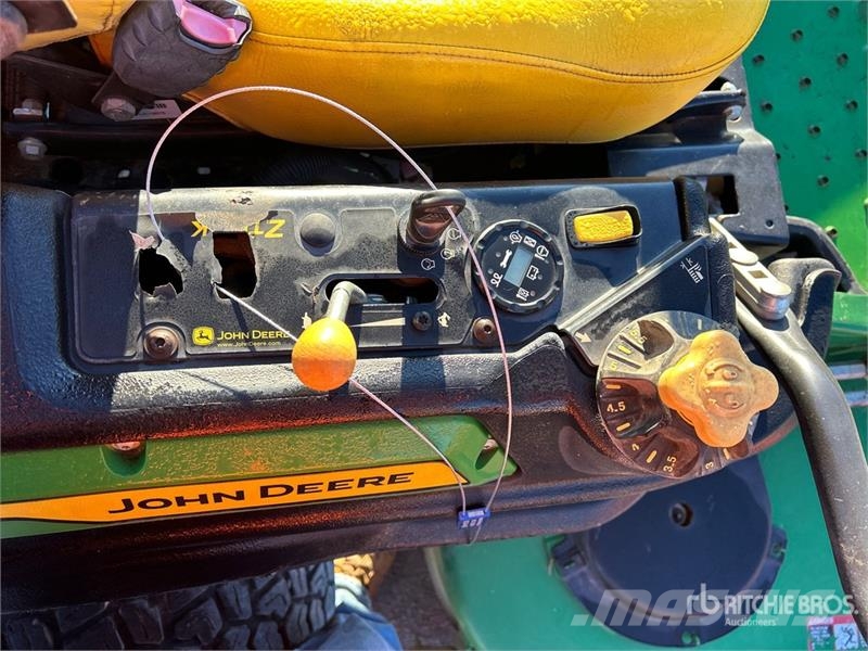 John Deere Z994R Ride-On Lawn Mower 骑乘式割草机