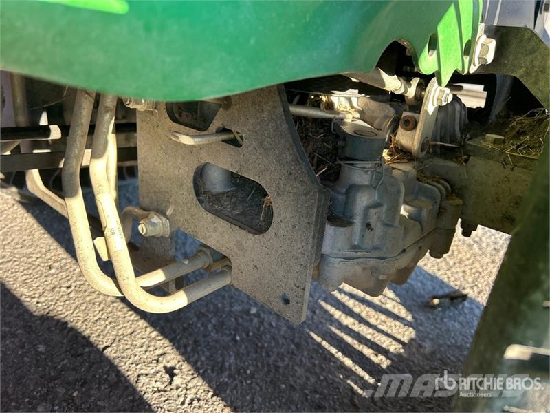John Deere Z994R Ride-On Lawn Mower 骑乘式割草机