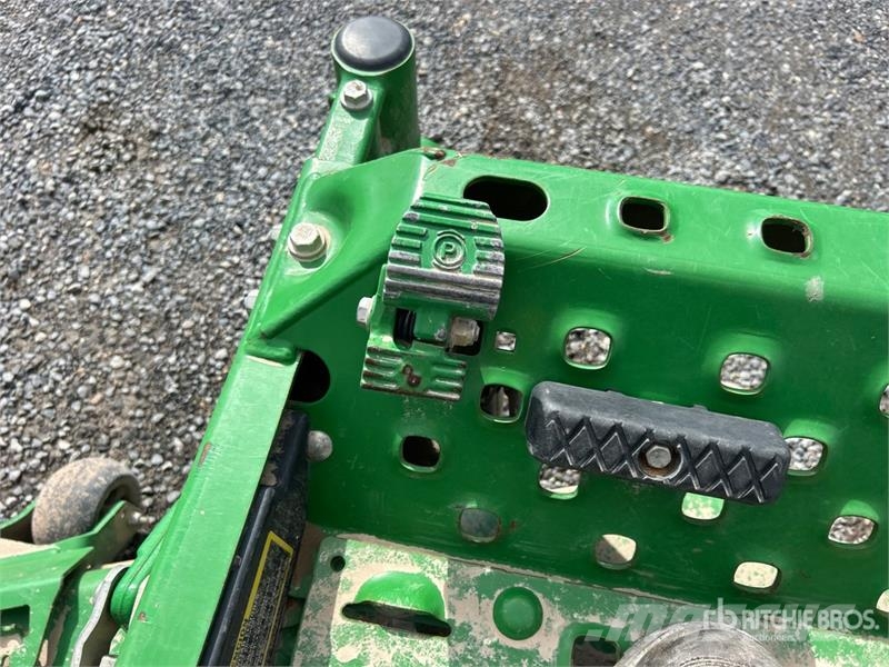 John Deere Z994R ZTrak Zero-Turn Lawn Mower Самоходные газонокосилки