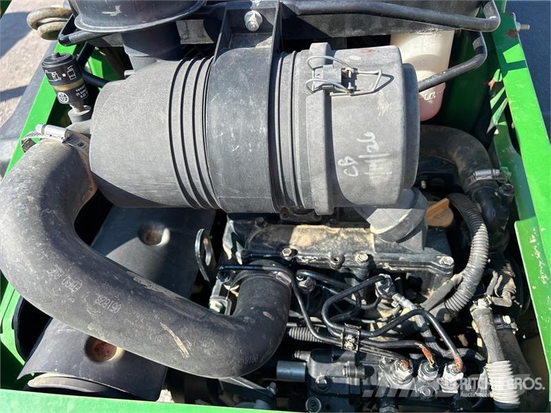 John Deere Z997R Ride-On Lawn Mower Самохідні газонокосарки