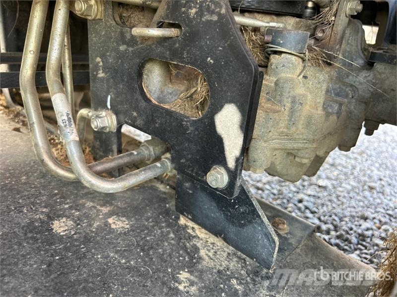 John Deere Z997R Ride-On Lawn Mower Самохідні газонокосарки
