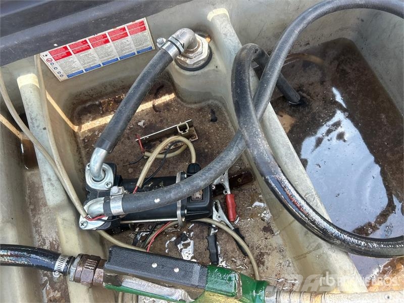 John Dow 100 gallon Poly Diesel Fuel Tank Kütusemahutid