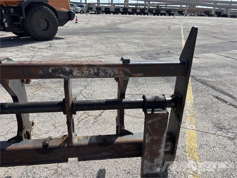 JRB 58 in Q/C Wheel Loader Forks - Fits Case 621G Vilice