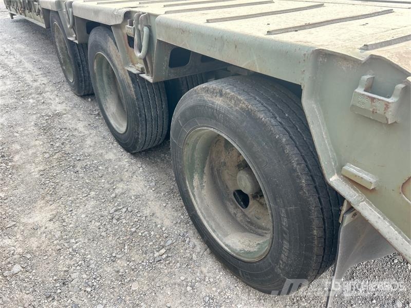 Kalyn 40 ft Tri/A Folding Neck Trailer Zemie treileri