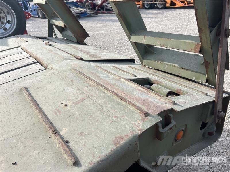 Kalyn 40 ft Tri/A Folding Neck Trailer Zemie treileri
