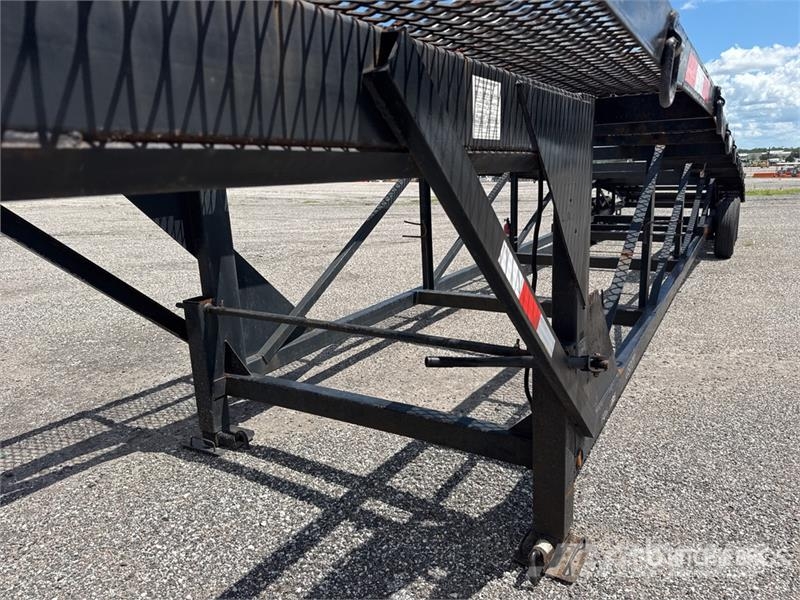 Kauffman Trailers Tri/A 4 Car Open Car Carrier Tra 車両運搬用トレーラー