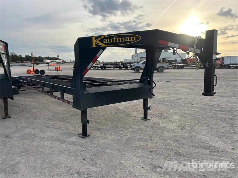 Kaufman FCL-8K-35.5 35 ft T/A Gooseneck Equipment Trailer Auto pārvadāšanas treileri