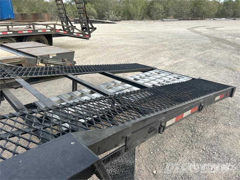 Kaufman FCL-8K-35.5 35 ft T/A Gooseneck Equipment Trailer Auto pārvadāšanas treileri