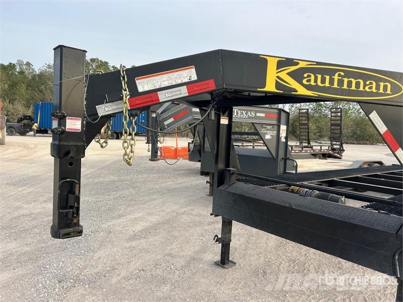 Kaufman FCL-8K-35.5 35 ft T/A Gooseneck Equipment Trailer Auto pārvadāšanas treileri