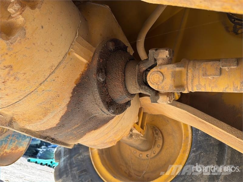 Kawasaki 65ZV Wheel Loader Pale gommate