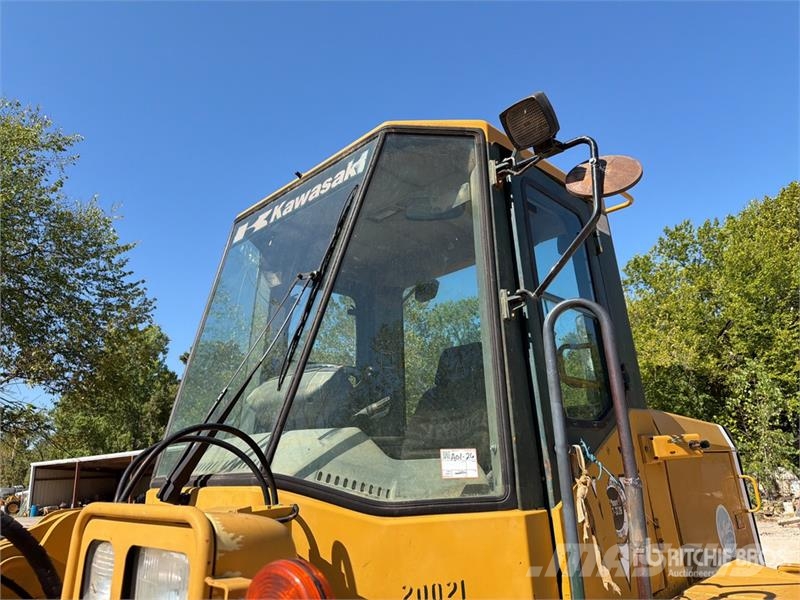 Kawasaki 65ZV Wheel Loader Pale gommate