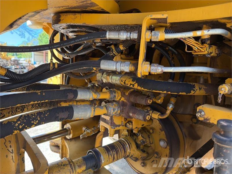 Kawasaki 65ZV Wheel Loader Pale gommate