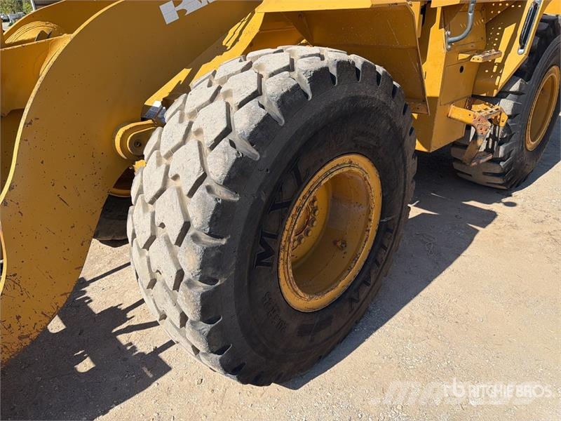 Kawasaki 65ZV Wheel Loader Pale gommate