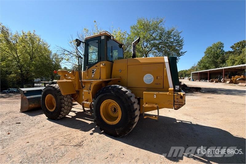 Kawasaki 65ZV Wheel Loader Pale gommate