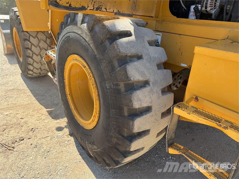 Kawasaki 65ZV Wheel Loader Pale gommate