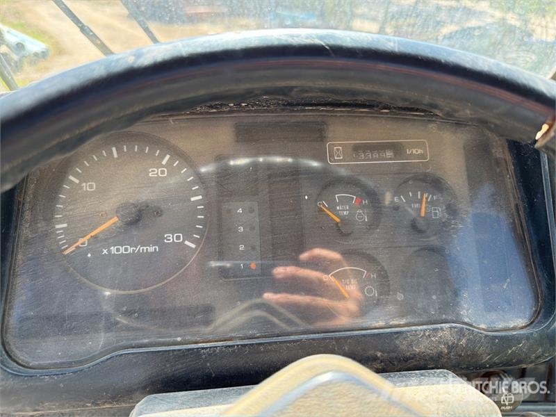 Kawasaki 65ZV Wheel Loader Pale gommate